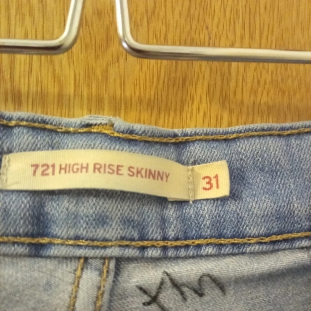 Levis 721 High Rise Distressed Skinny Jeans - Picture 4 of 6